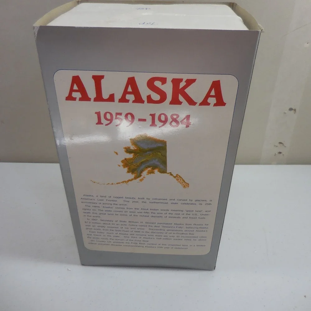 Ski Country Alaskan Polar Bear 1984 Whiskey Decanter Alaska Statehood 25th Anniv